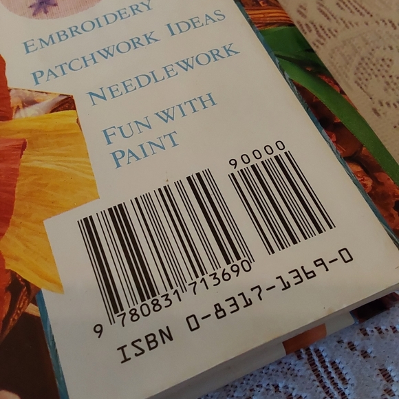 🌺 Near New Huge Creative Crafts Book - Picture 9 of 14